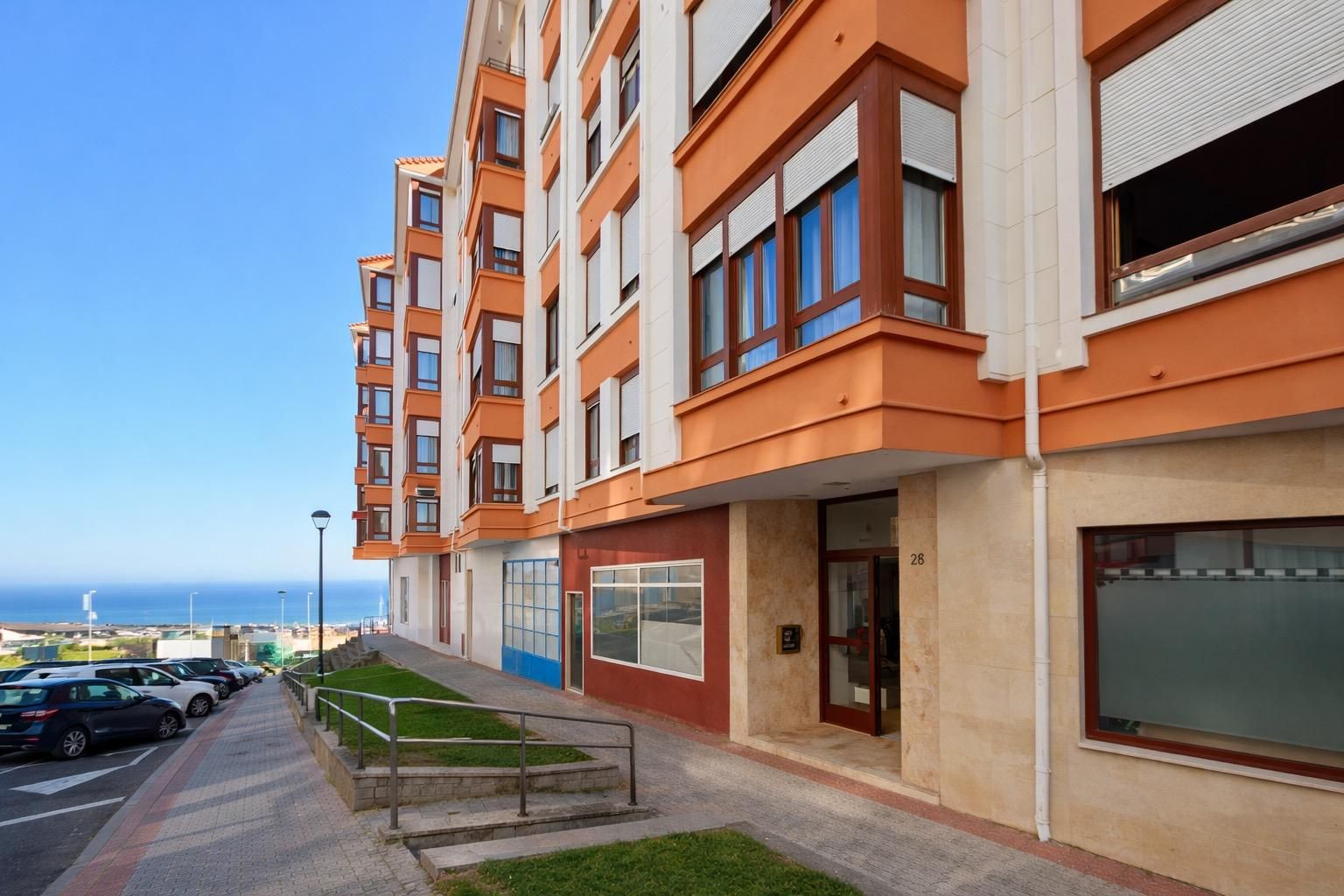 Vista exterior de Piso en venta en Suances con Calefacción, Trastero y Balcón