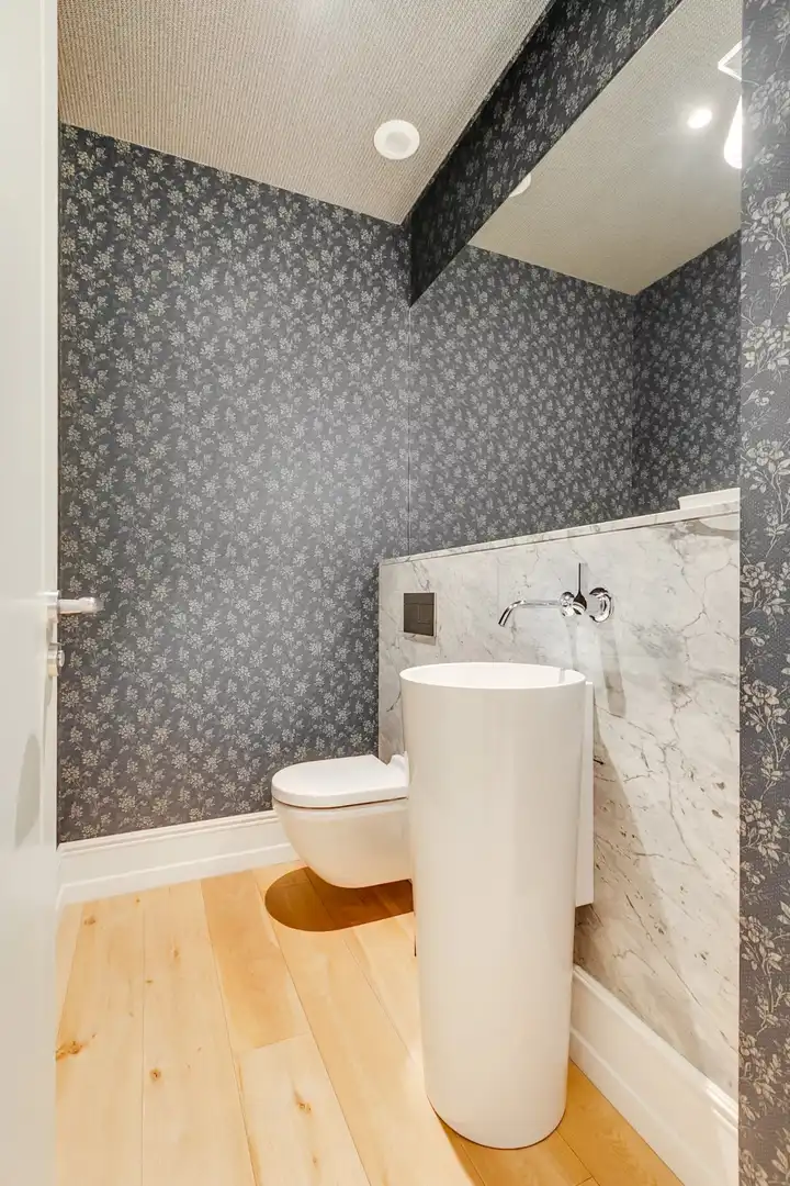 Bathroom of Flat for rent in Madrid  with Air Conditioner, Heating and Storage room
