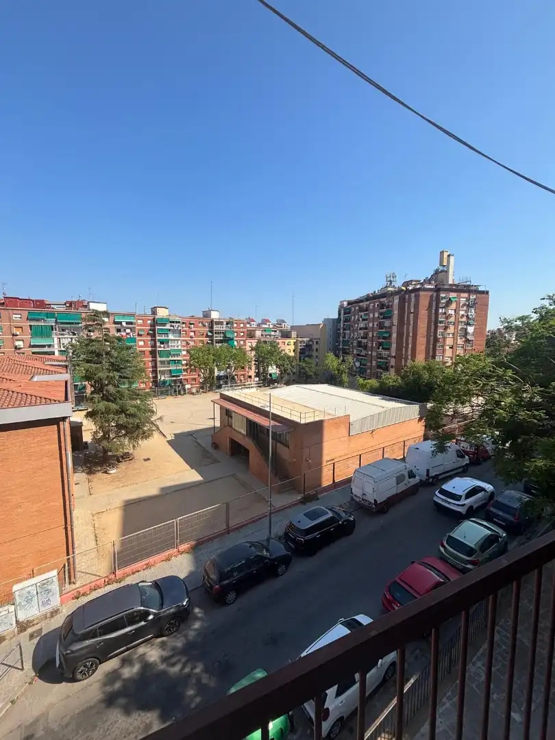 Vista exterior de Piso en venta en Badalona con Calefacción, Parquet y Amueblado