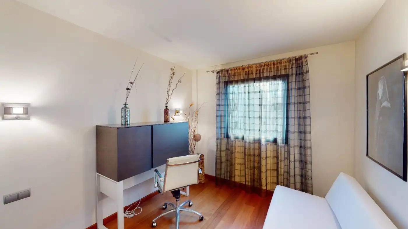 Piso con terraza en venta en Calle Baró de Pinopar 14, imagen 21