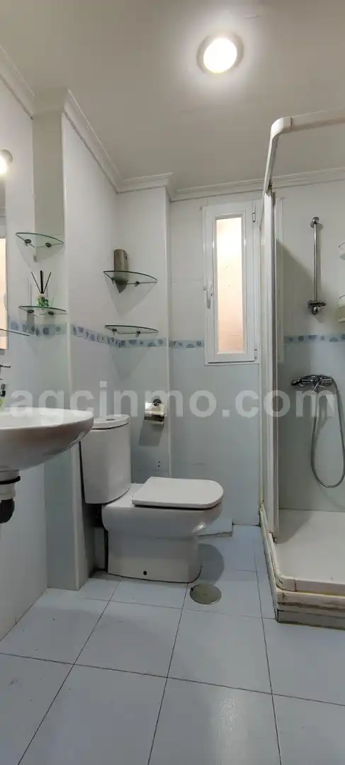 Bathroom of Flat for sale in Valladolid  with Heating and Furnished