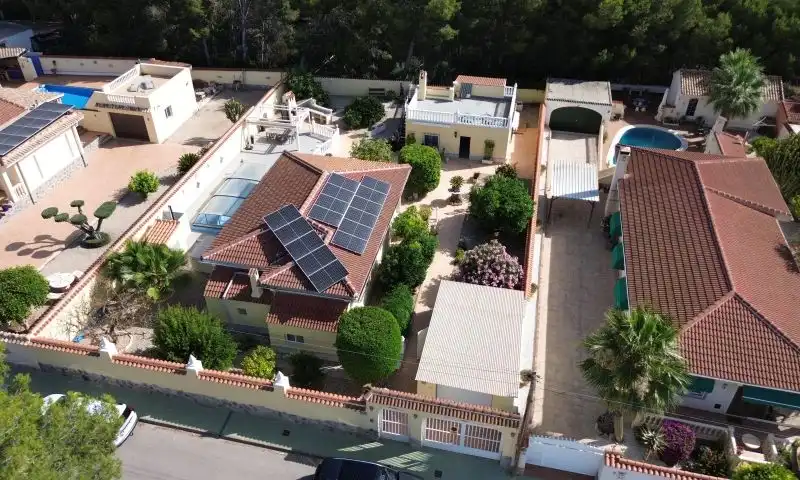 Vista exterior de Casa o xalet en venda en Pilar de la Horadada amb Traster i Piscina