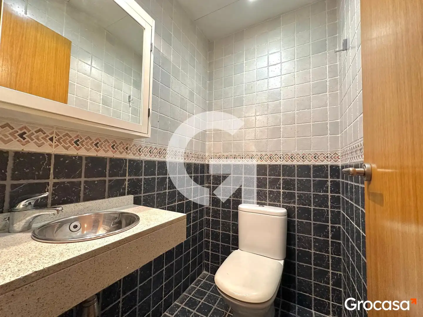 Bathroom of Flat for sale in Barcelona  with Air Conditioner, Heating and Oven