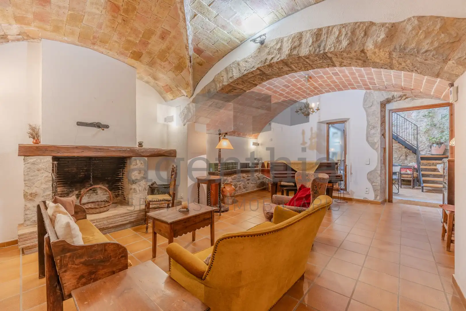 Sala de estar de Finca rústica en venta en Vilablareix con Calefacción, Trastero y Balcón