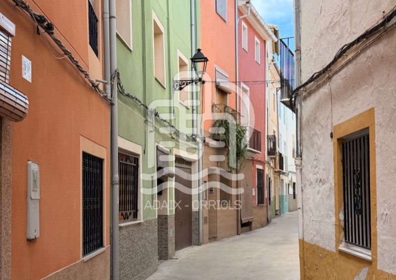 Vista exterior de Casa adosada en venda en Xàtiva amb Terrassa