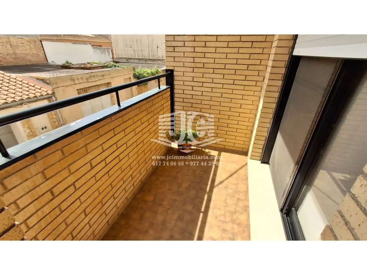 Terrasse von Wohnung zum Verkauf in Tortosa mit Klimaanlage, Terrasse und Möbliert