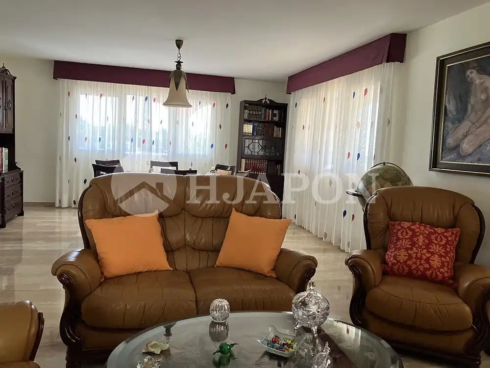 Sala d'estar de Casa o xalet en venda en Badalona amb Calefacció, Jardí privat i Traster