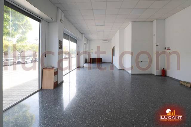 Local comercial en Venta en Tómbola