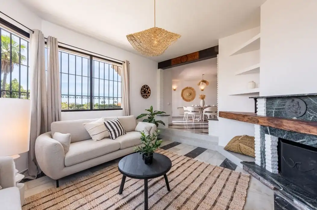 Sala de estar de Casa o chalet de alquiler en Estepona con Aire acondicionado, Terraza y Amueblado