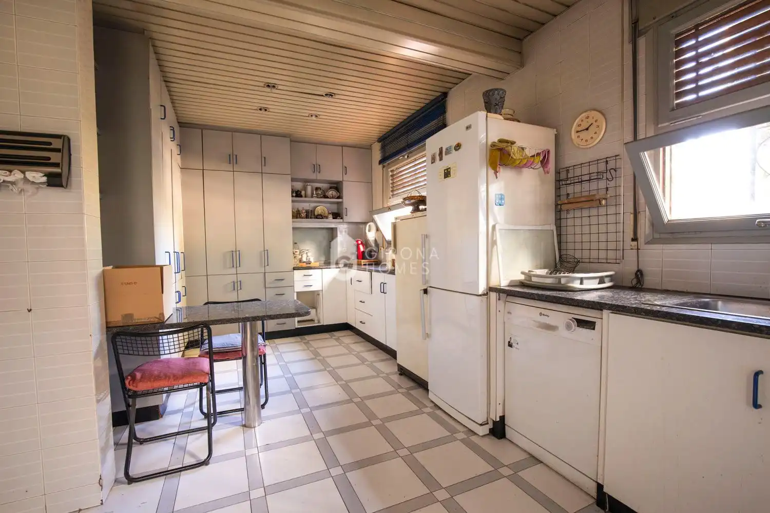 Cocina de Casa o chalet en venta en Girona con Aire acondicionado, Calefacción y Jardín privado