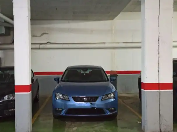 Einzelparkplatz zur Miete in Carrer de Montserrat Roig 5