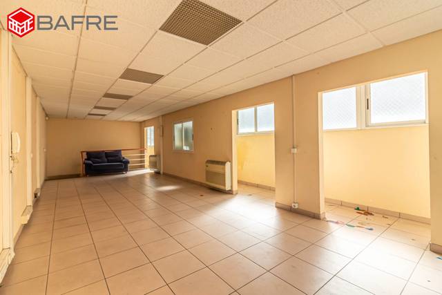 Local comercial en Alquiler en Calle de Ángel González Tejedor en Ventas