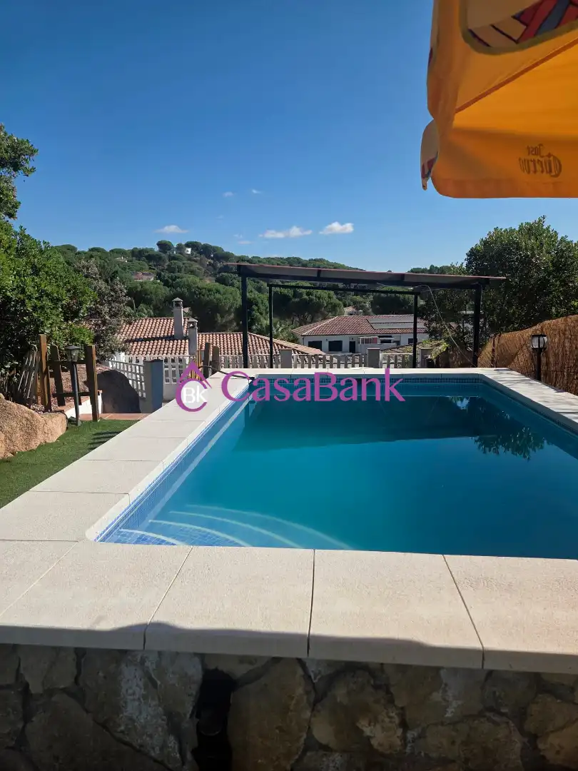 Piscina de Casa o xalet en venda en Córdoba amb Aire condicionat, Jardí privat i Terrassa