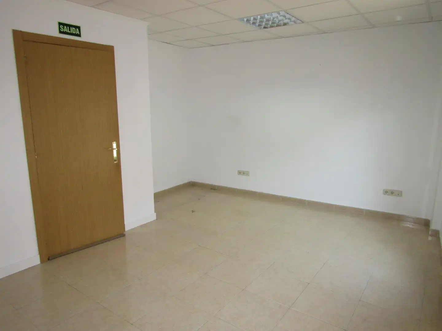 Office for rent in Veredillas