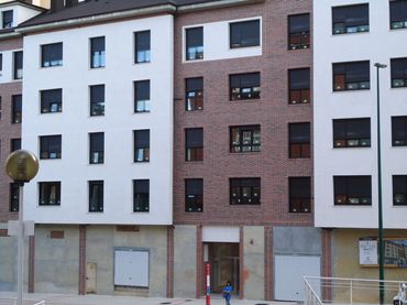 Local comercial de lloguer a Calle González Abarca 31