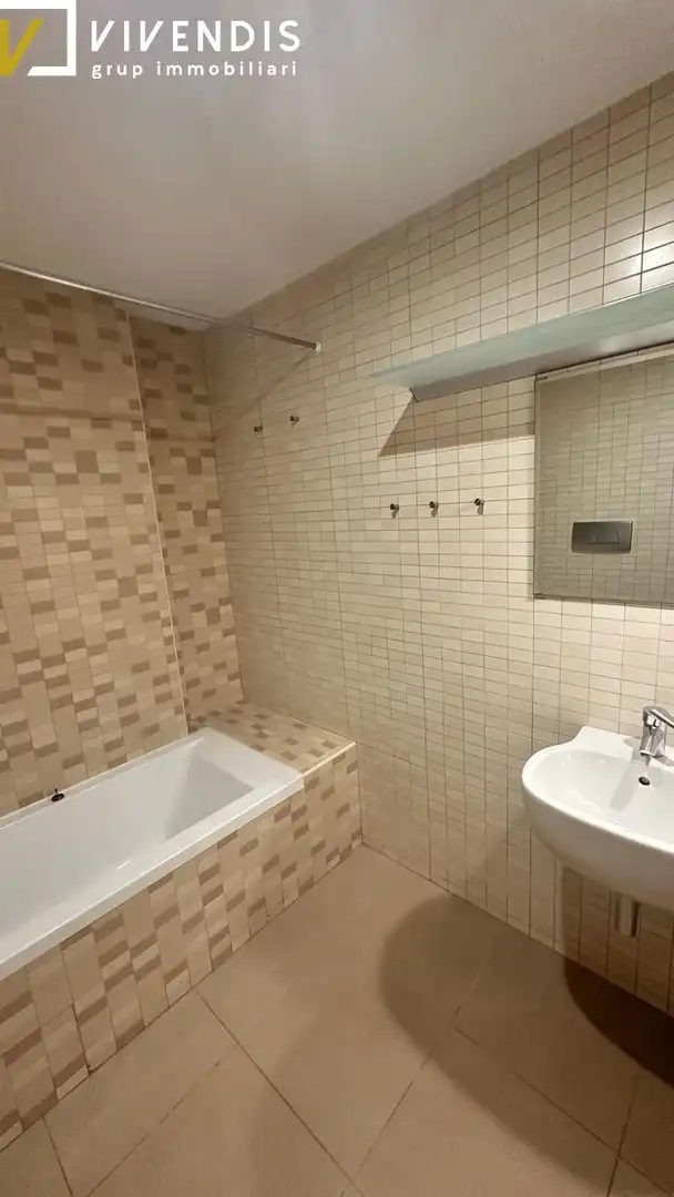 Flat for rent in SANT MARTI, Centre Històric
