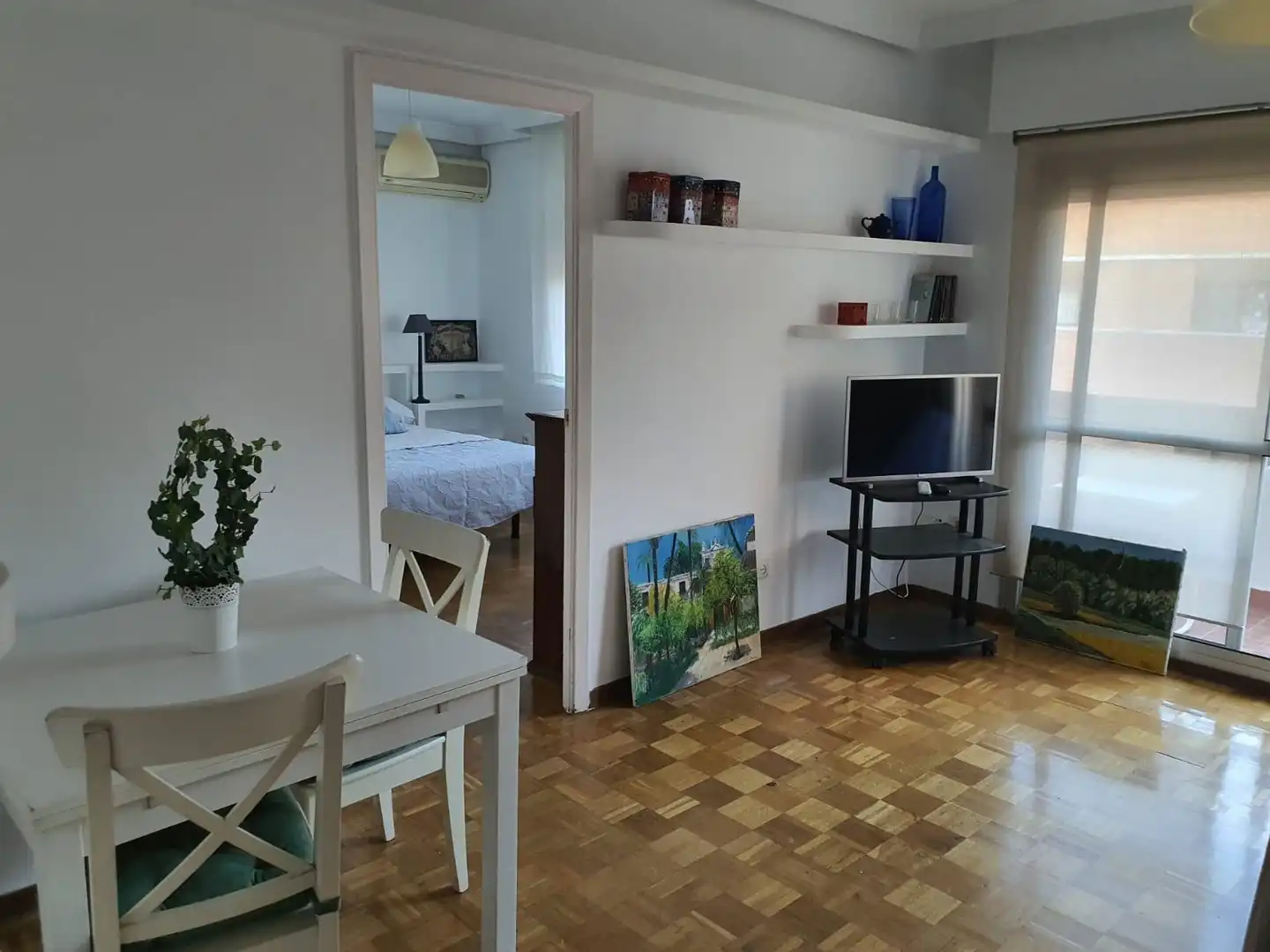Sala d'estar de Apartament de lloguer en Sevilla amb Aire condicionat, Parquet i Terrassa