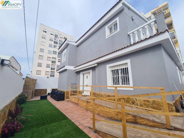 Casa-chalet en Venta en Les Salines