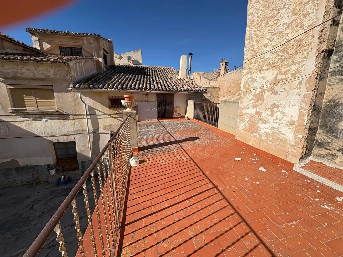 Vista exterior de Finca rústica en venda en Jumilla amb Terrassa, Traster i Balcó