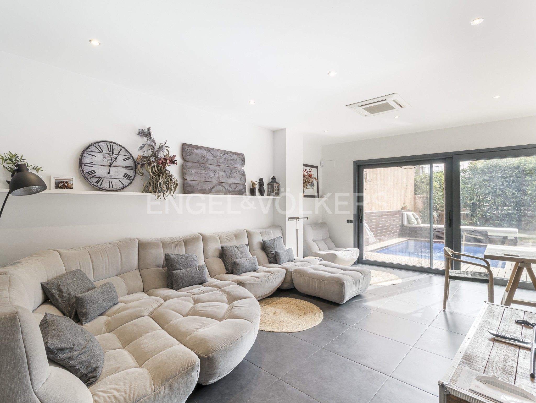 Sala d'estar de Casa o xalet de lloguer en  Barcelona Capital amb Aire condicionat, Calefacció i Jardí privat