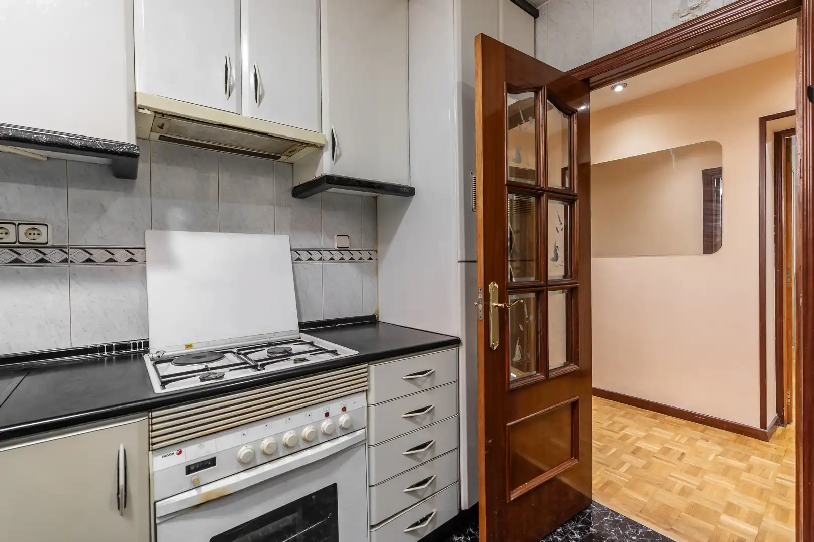 Cocina de Piso en venta en Madrid con Calefacción
