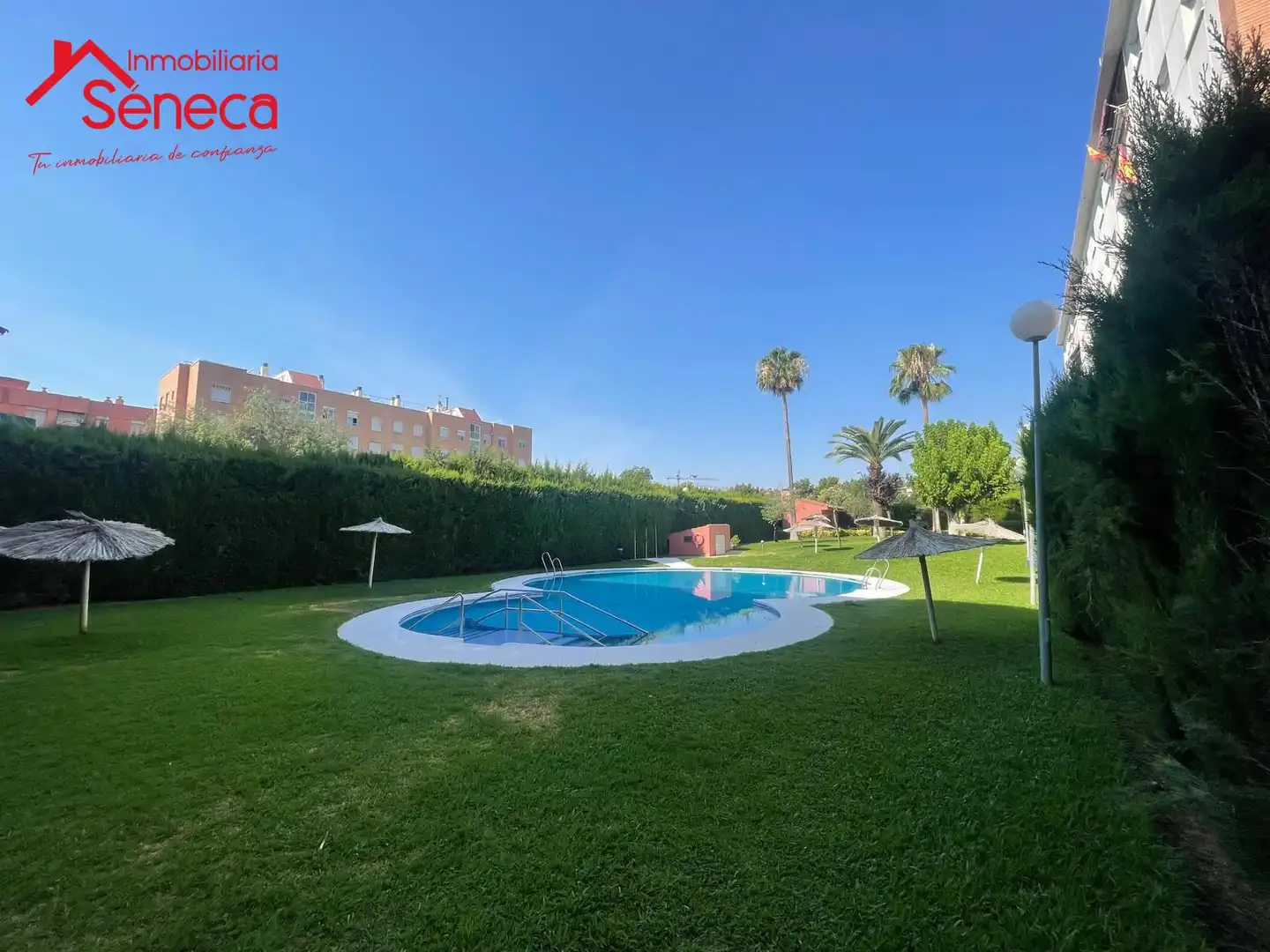 Swimming pool of Flat for sale in Córdoba  with Air Conditioner, Heating and Swimming Pool