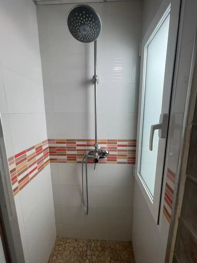 Bany de Apartament en venda en Alicante / Alacant amb Aire condicionat i Alarma