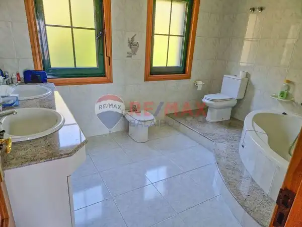 Bathroom of Houses for sale in Moaña  with Heating, Private garden and Parquet flooring