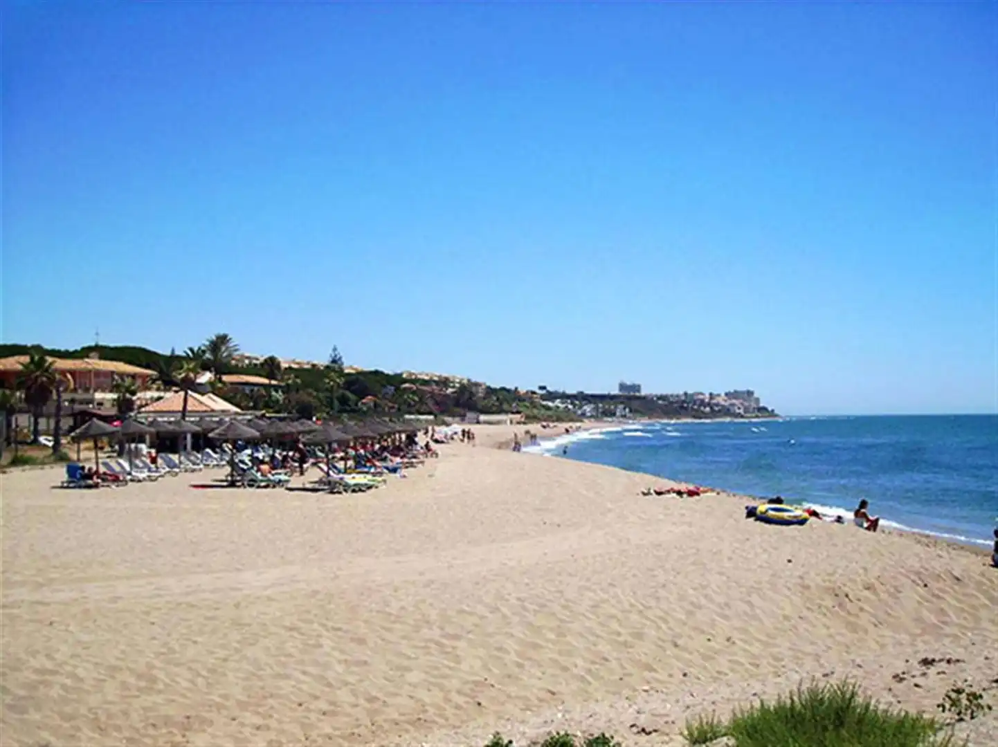 Außenansicht von Wohnung zur Miete in Mijas mit Klimaanlage, Heizung und Privatgarten