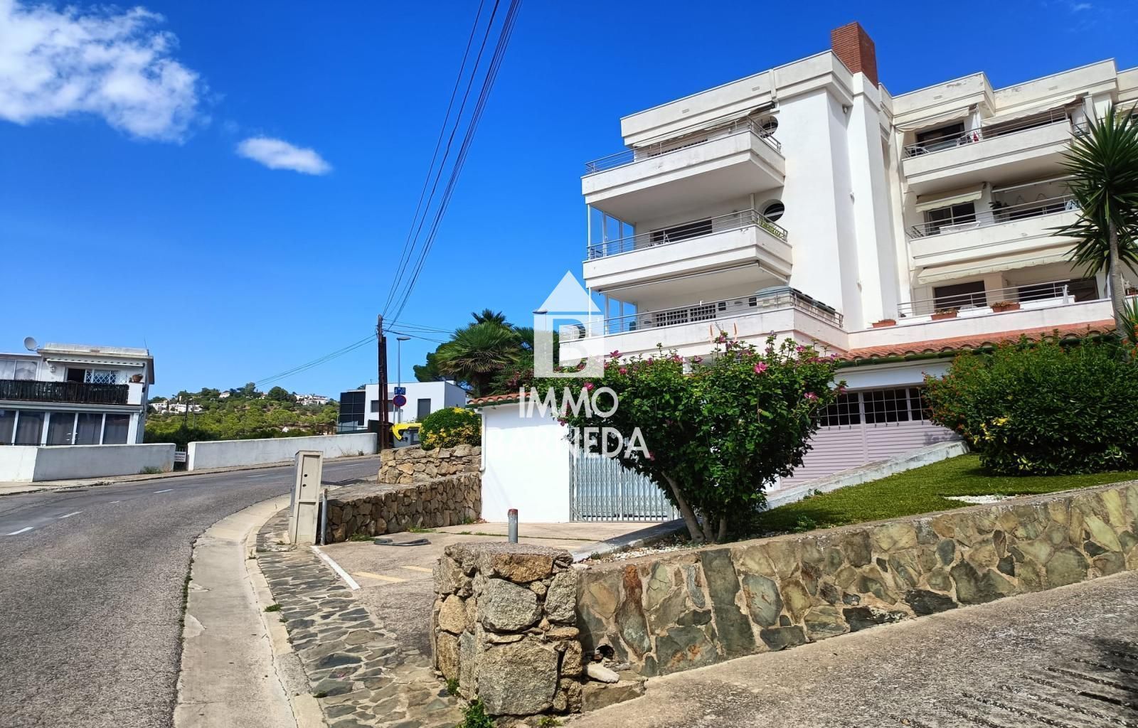 Vista exterior de Garatge en venda en Roses