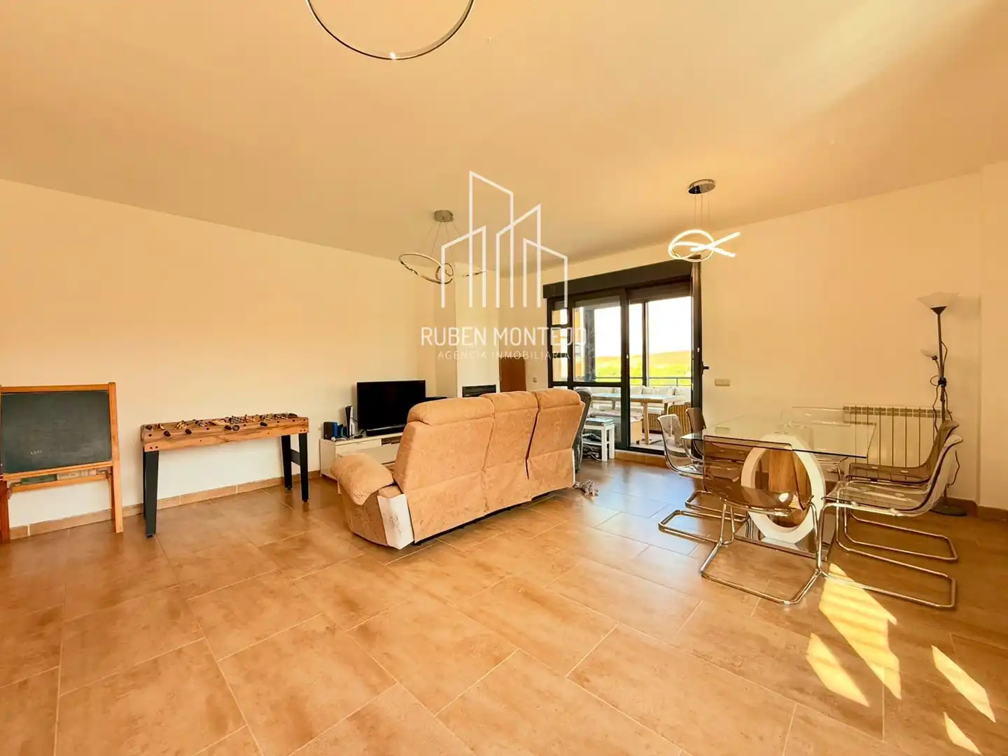 Sala d'estar de Casa adosada en venda en Villamayor, Salamanca