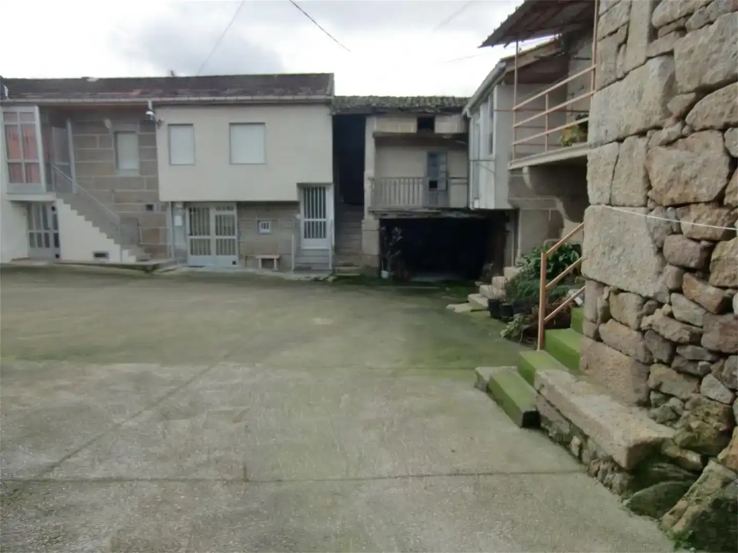 Vista exterior de Finca rústica en venda en Paderne de Allariz amb Balcó