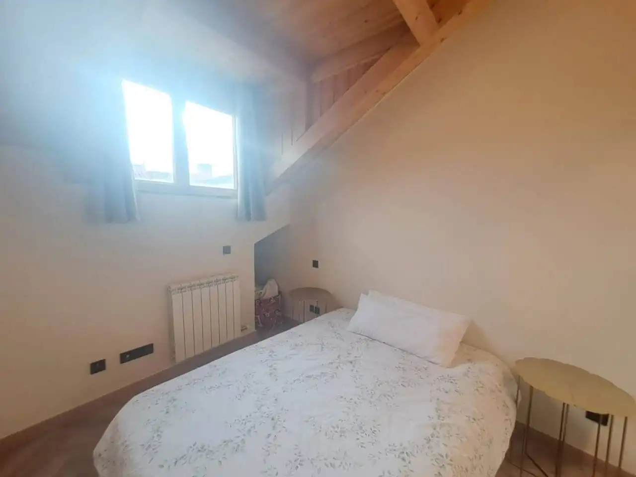 Dormitori de Dúplex en venda en Burgos amb Aire condicionat, Calefacció i Parquet