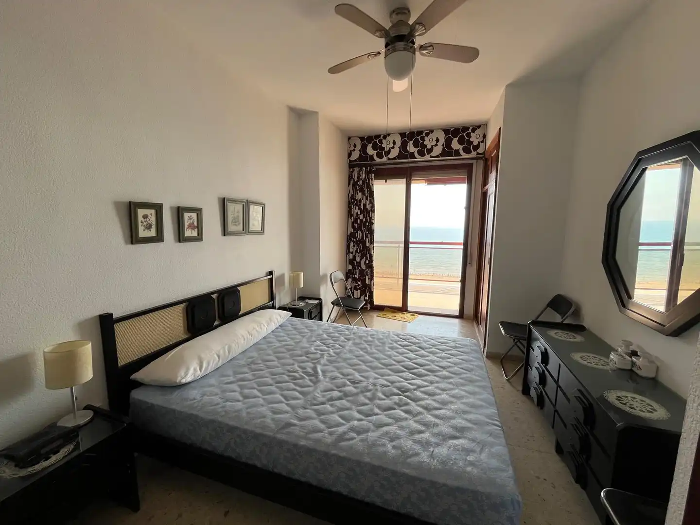 Habitación de Apartamento en venta en Gandia con Terraza, Amueblado y Piscina comunitaria