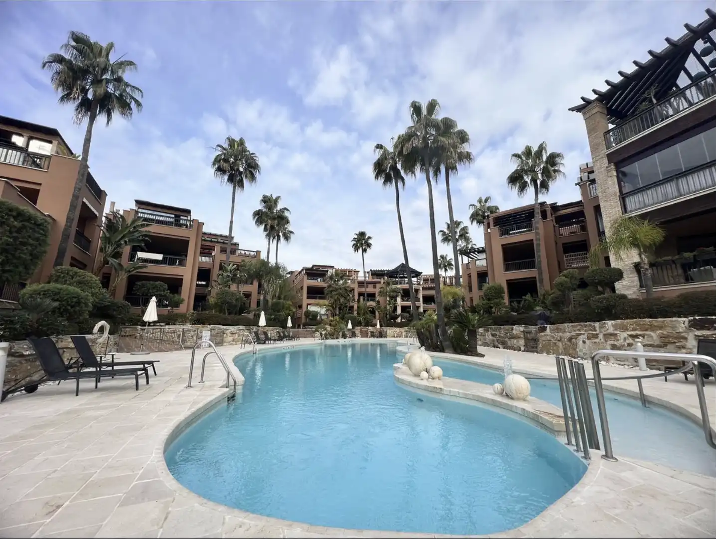 Apartament amb piscina en venda a San Pedro de Alcántara
