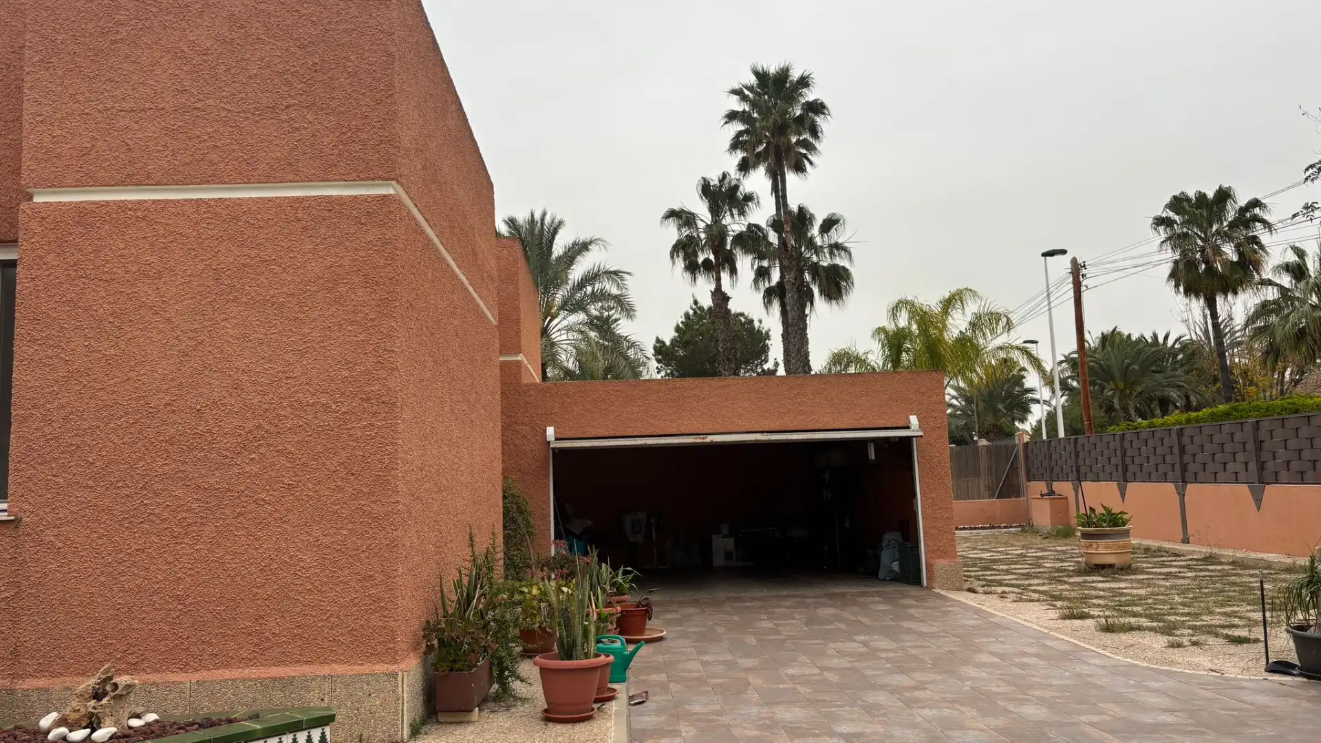 Vista exterior de Casa o xalet en venda en Elche / Elx amb Jardí privat, Terrassa i Piscina