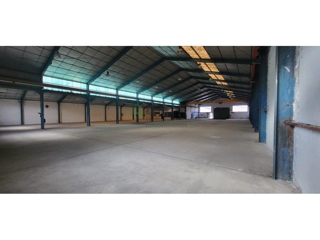 Nau industrial de lloguer a La Estación