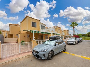 Villa avec balcon à vendre à Zona Carrefour - Urbanizaciones