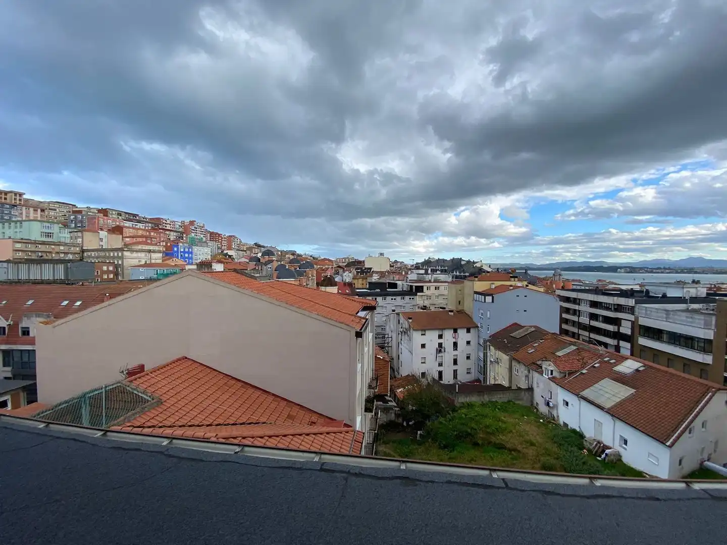 Vista exterior de Piso en venta en Santander