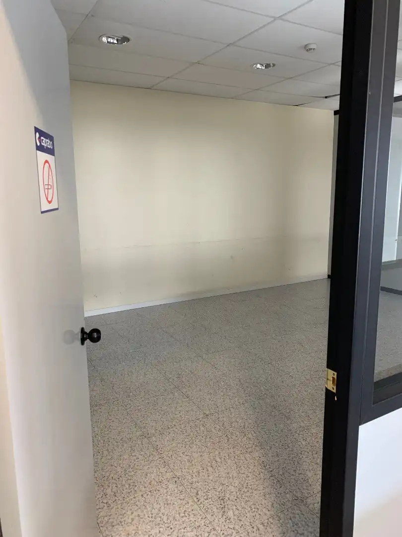 Local comercial en alquiler en Carrer de Salt 19, imagen 3