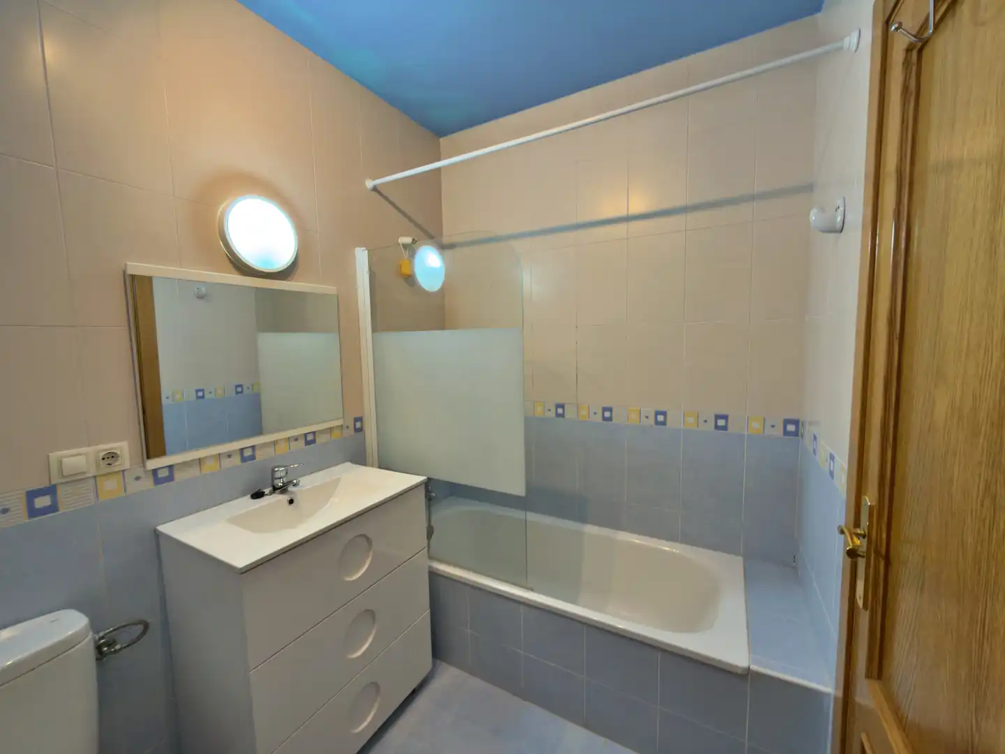 Bathroom of Detached homes for sale in Llanera  with Heating, Parquet flooring and Terrace