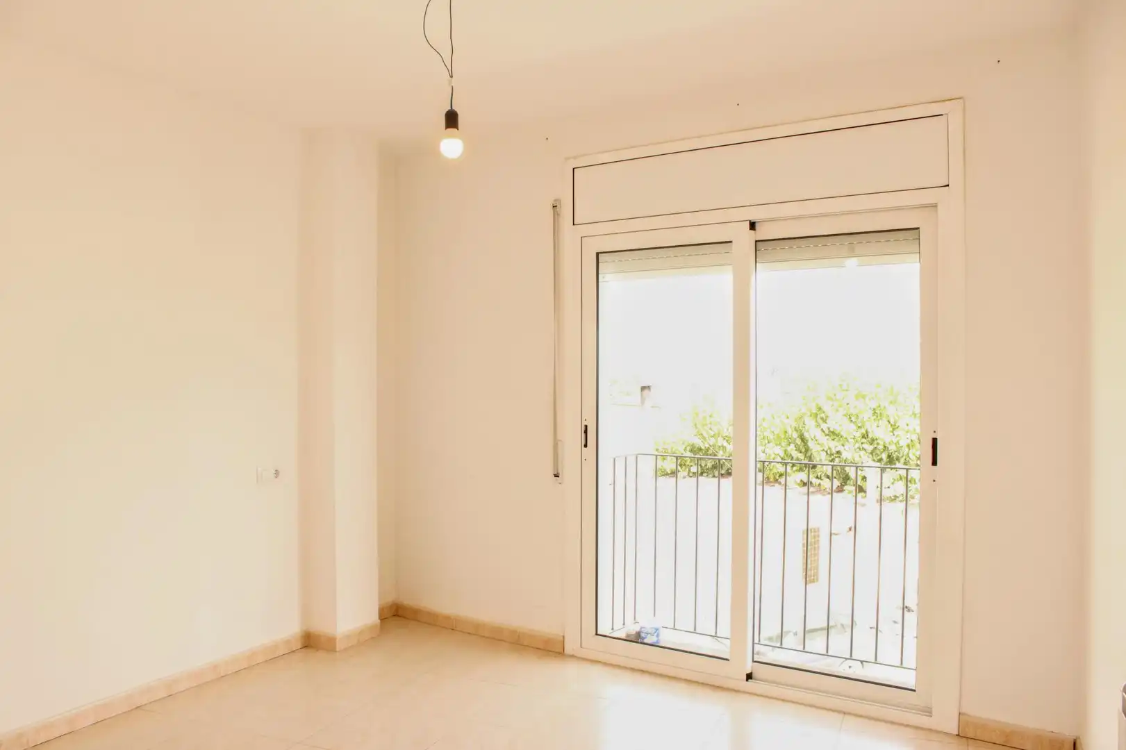 Schlafzimmer von Wohnung zum Verkauf in Cassà de la Selva mit Heizung, Ofen und Balkon