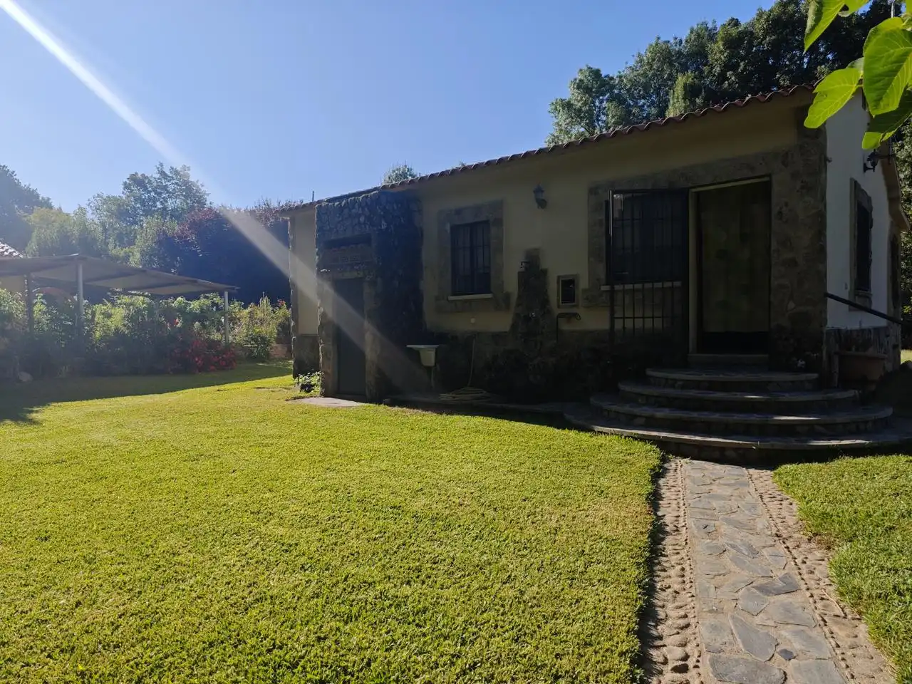 Vista exterior de Casa o chalet en venta en Cabrero con Jardín privado y Terraza