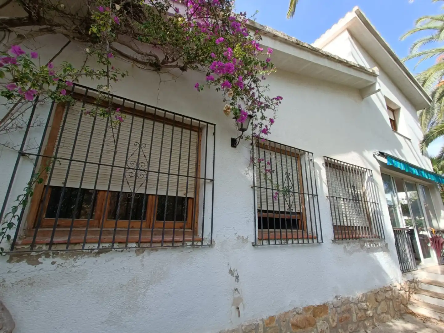 Vista exterior de Casa o xalet en venda en Dénia amb Calefacció, Jardí privat i Terrassa