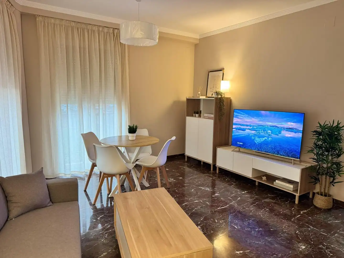 Appartamento con terrazza in affitto a Centro, imagen 3