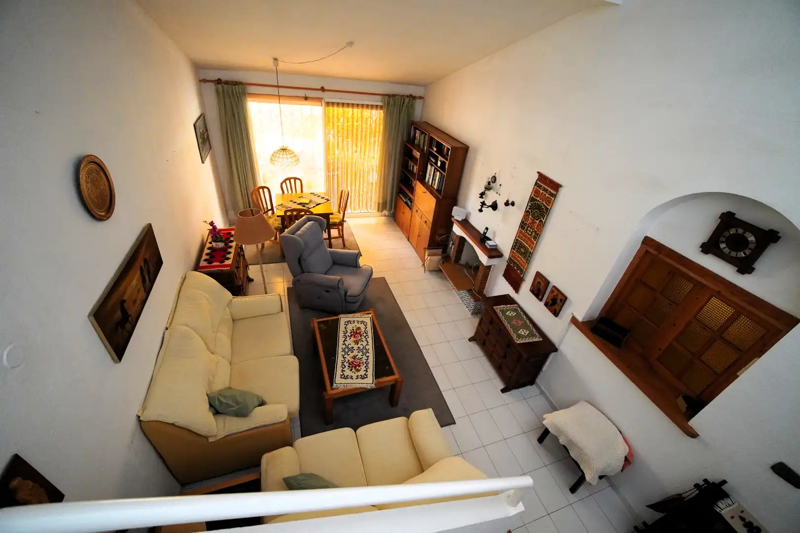 Sala d'estar de Casa adosada en venda en Roquetas de Mar amb Jardí privat, Terrassa i Traster