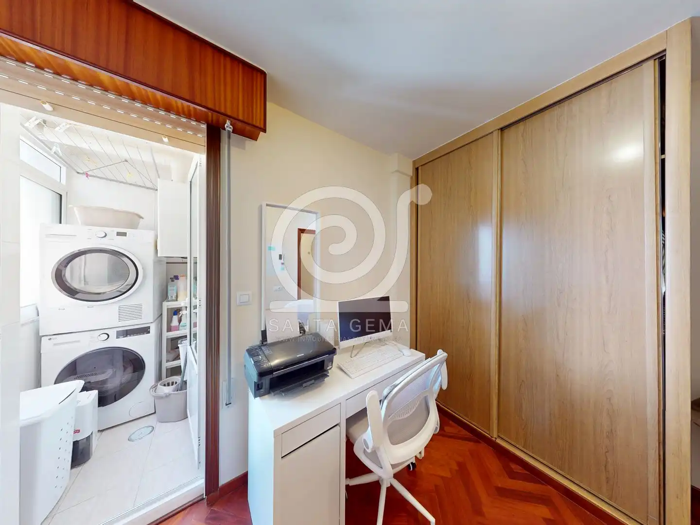 Schlafzimmer von Dachboden zum Verkauf in A Coruña Capital  mit Heizung