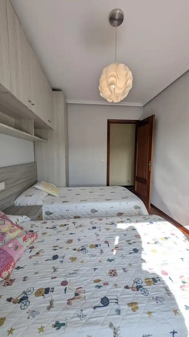 Habitación de Piso de alquiler en Piélagos con Calefacción, Terraza y Amueblado