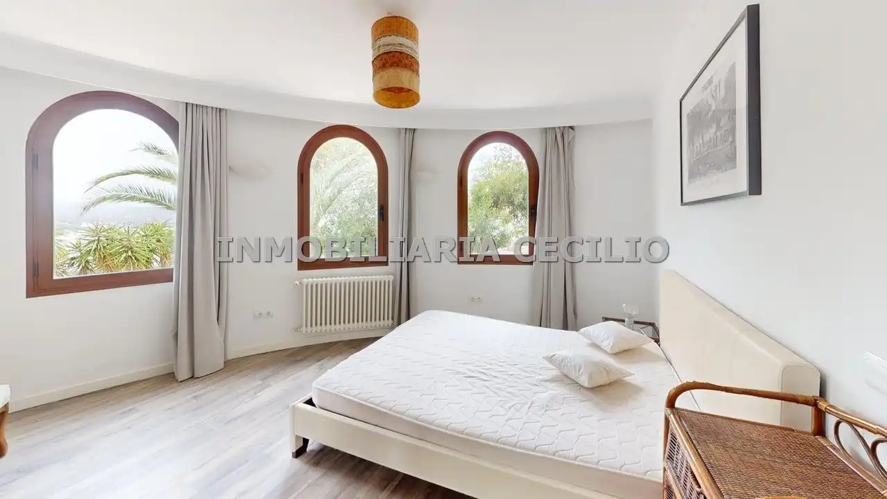 Habitación de Casa o chalet en venta en Santa Eulària des Riu con Calefacción, Jardín privado y Terraza