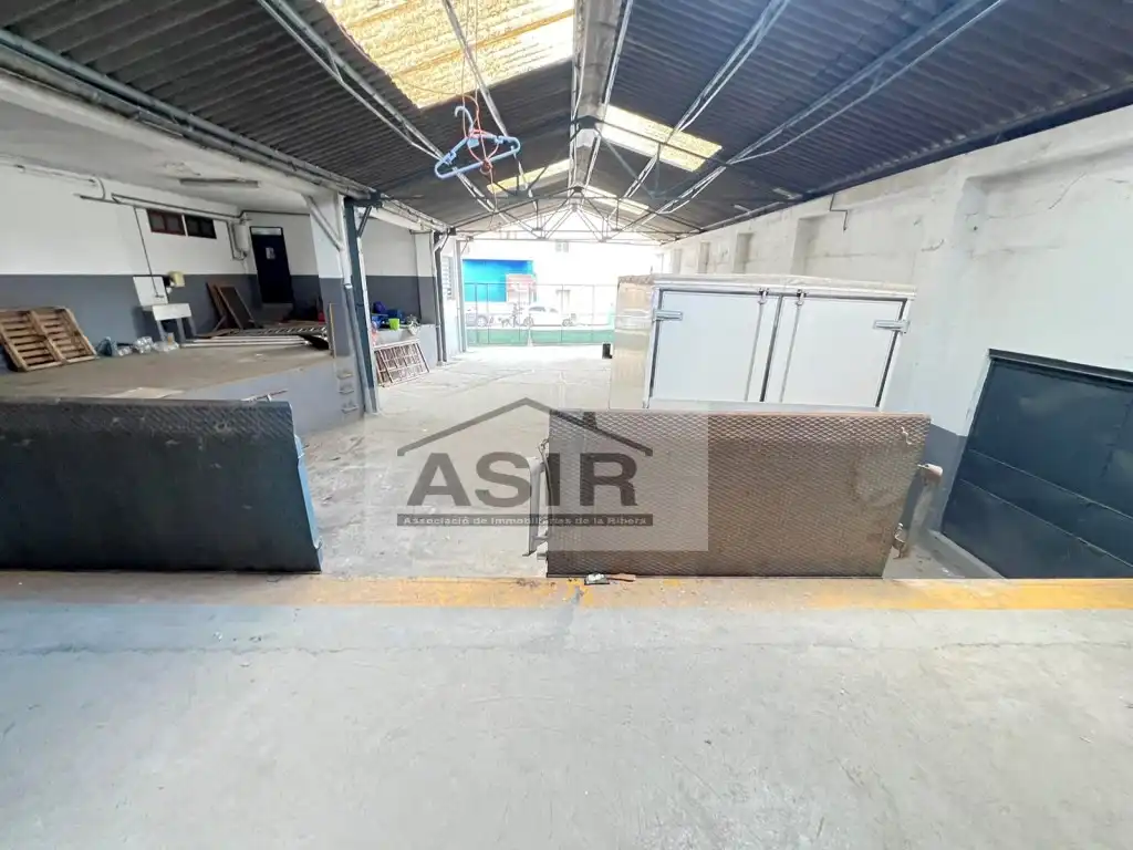 Nave industrial en venta en Corbera